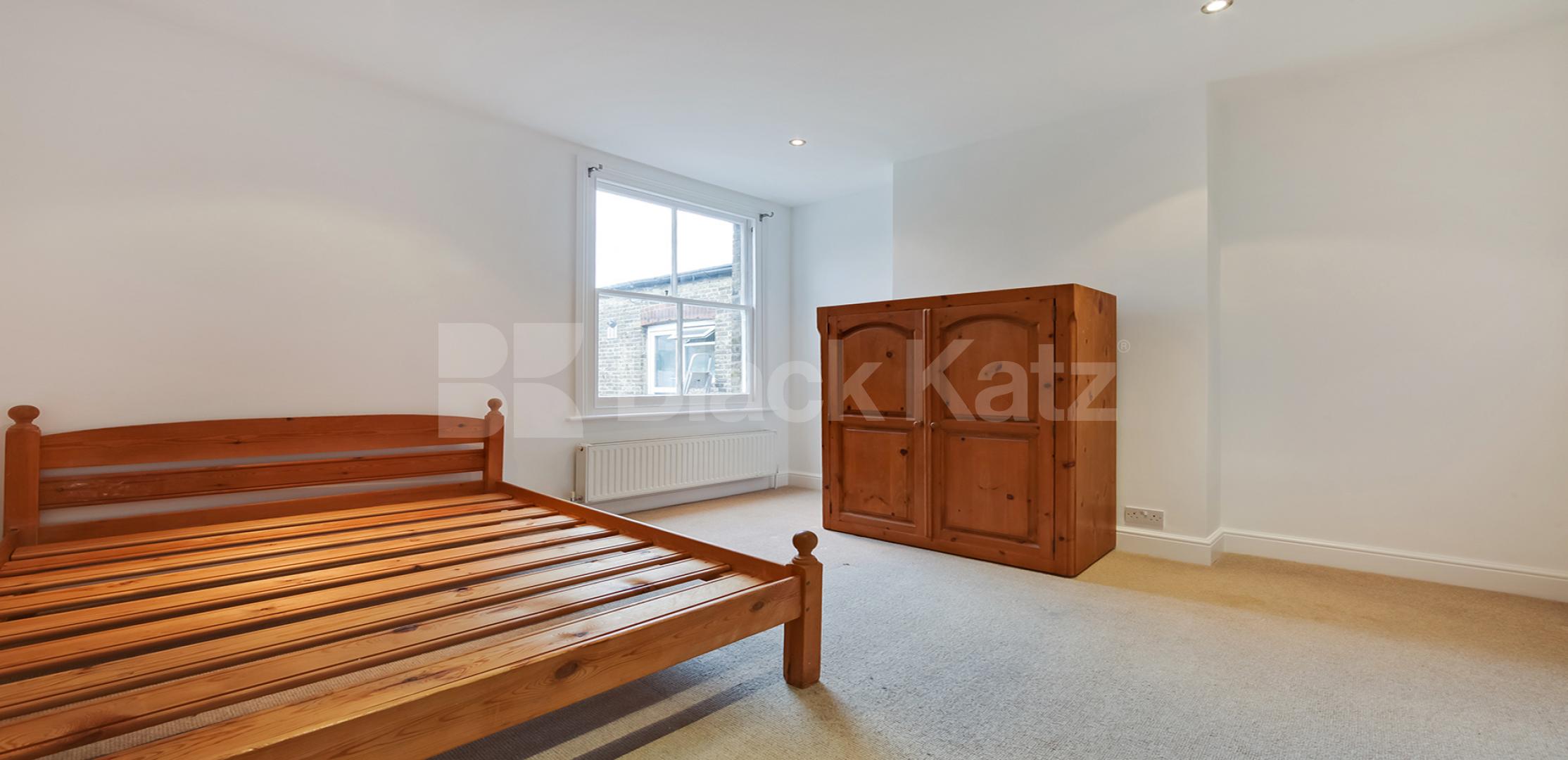 			LET , 2 Bedroom, 1 bath, 1 reception Maisonette			 Venetian Road, Denmark Hill/Camberwell